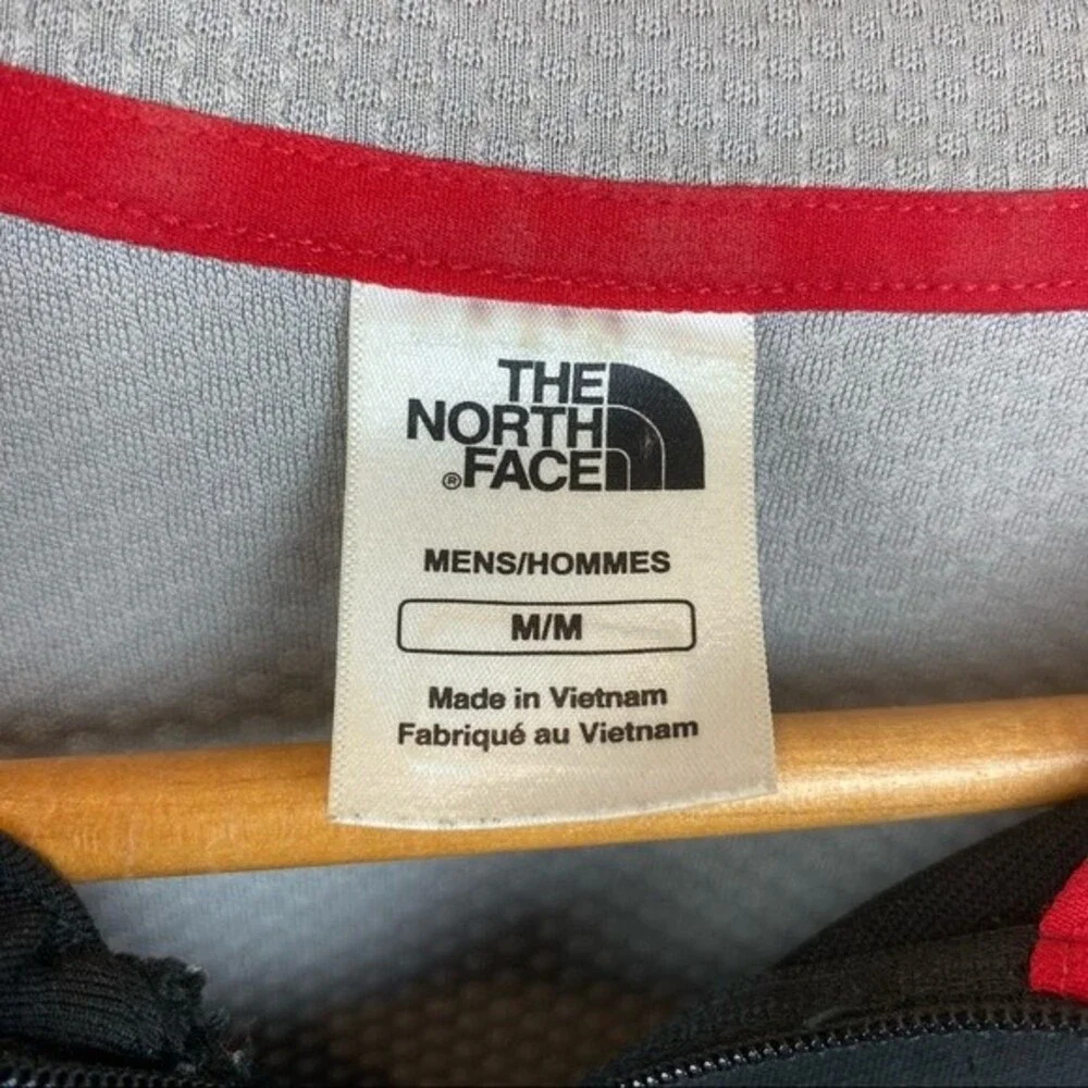 The North Face Men's Black & Gray Color Block Quarter Zip Long Sleeve Shirt M